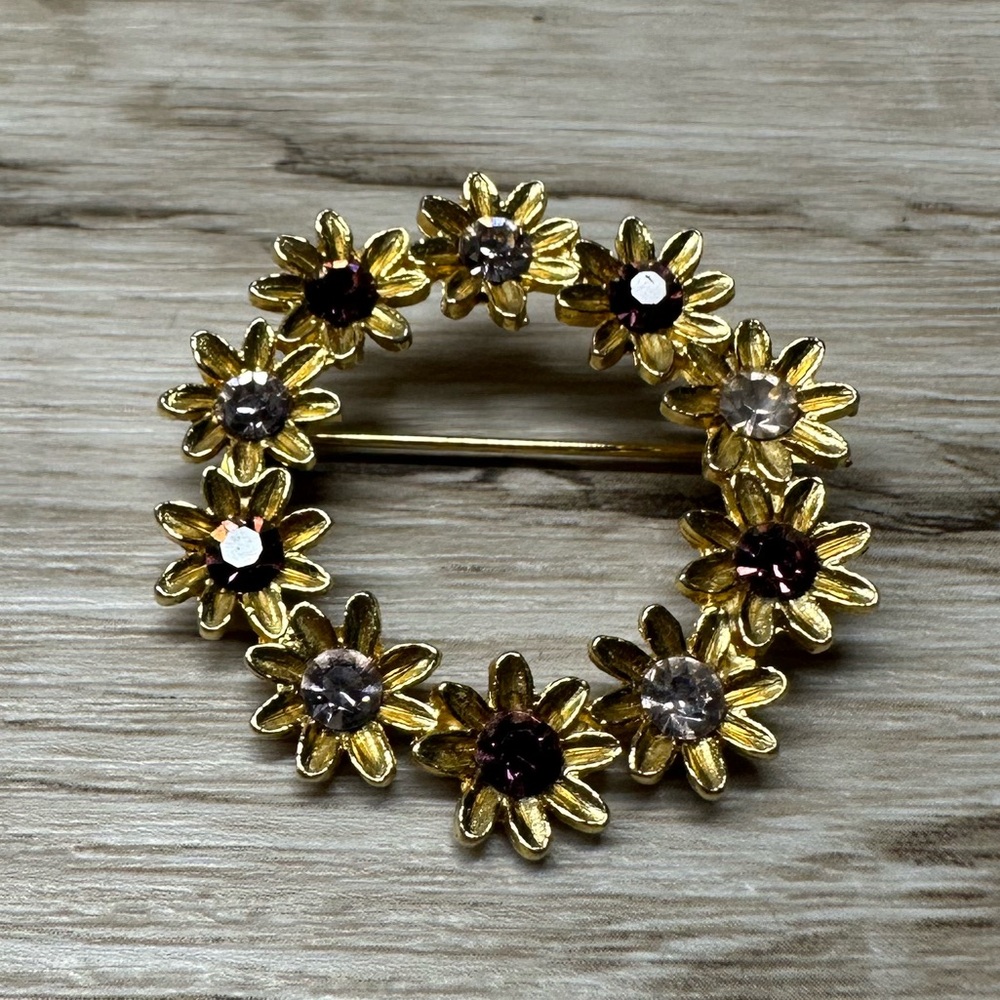 Gold Filled Vintage Floral Brooch With Purple Shade‎ Rhinestones